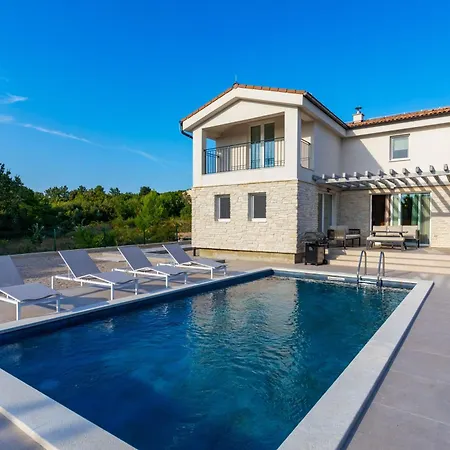 Villa Iris Diminici