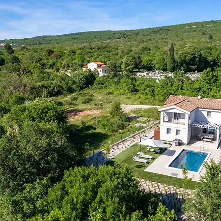 Iris Villa