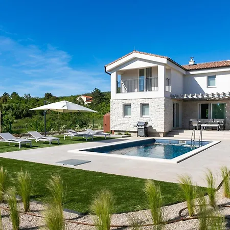 Iris Villa